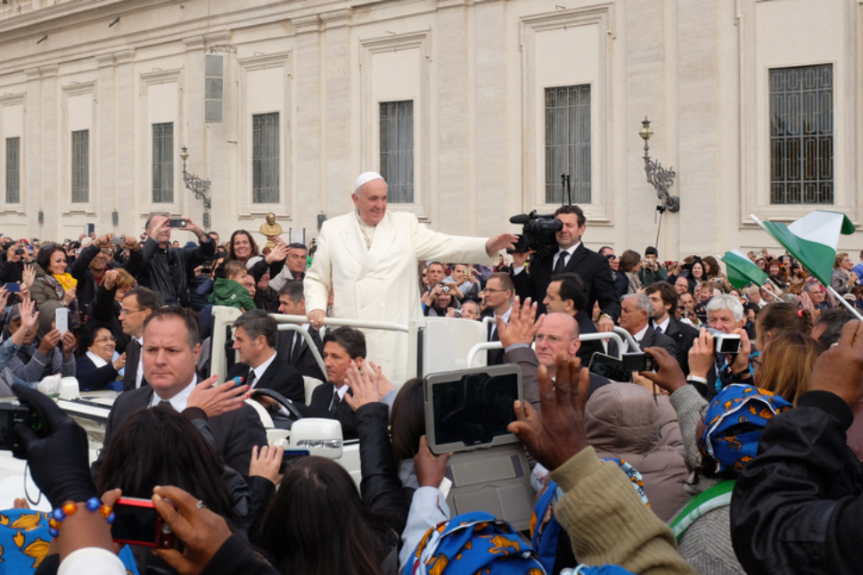 Deux suggestions pour en savoir plus sur la vie pas ordinaire du pape François
